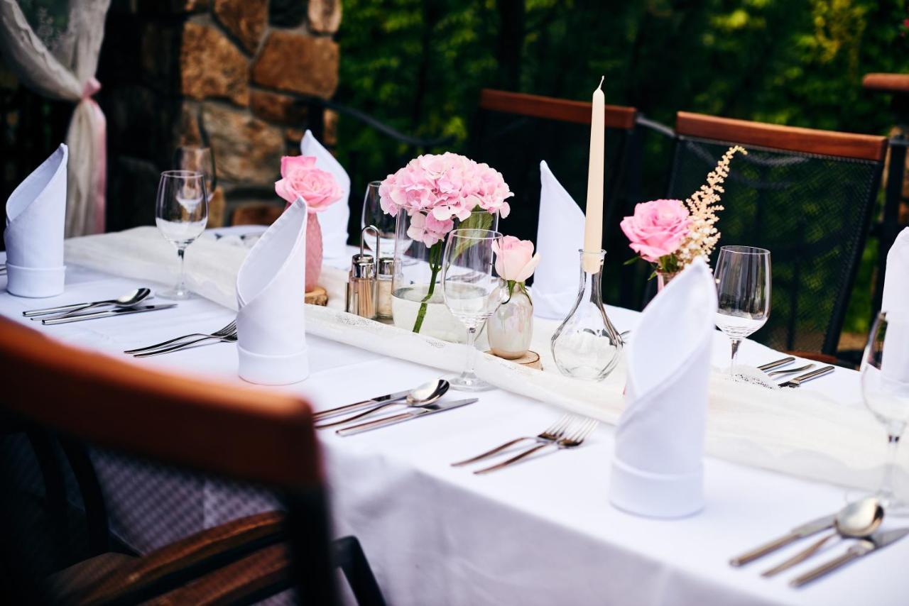 Katerain Hotel, Restaurace, Wellness Όπαβα Εξωτερικό φωτογραφία