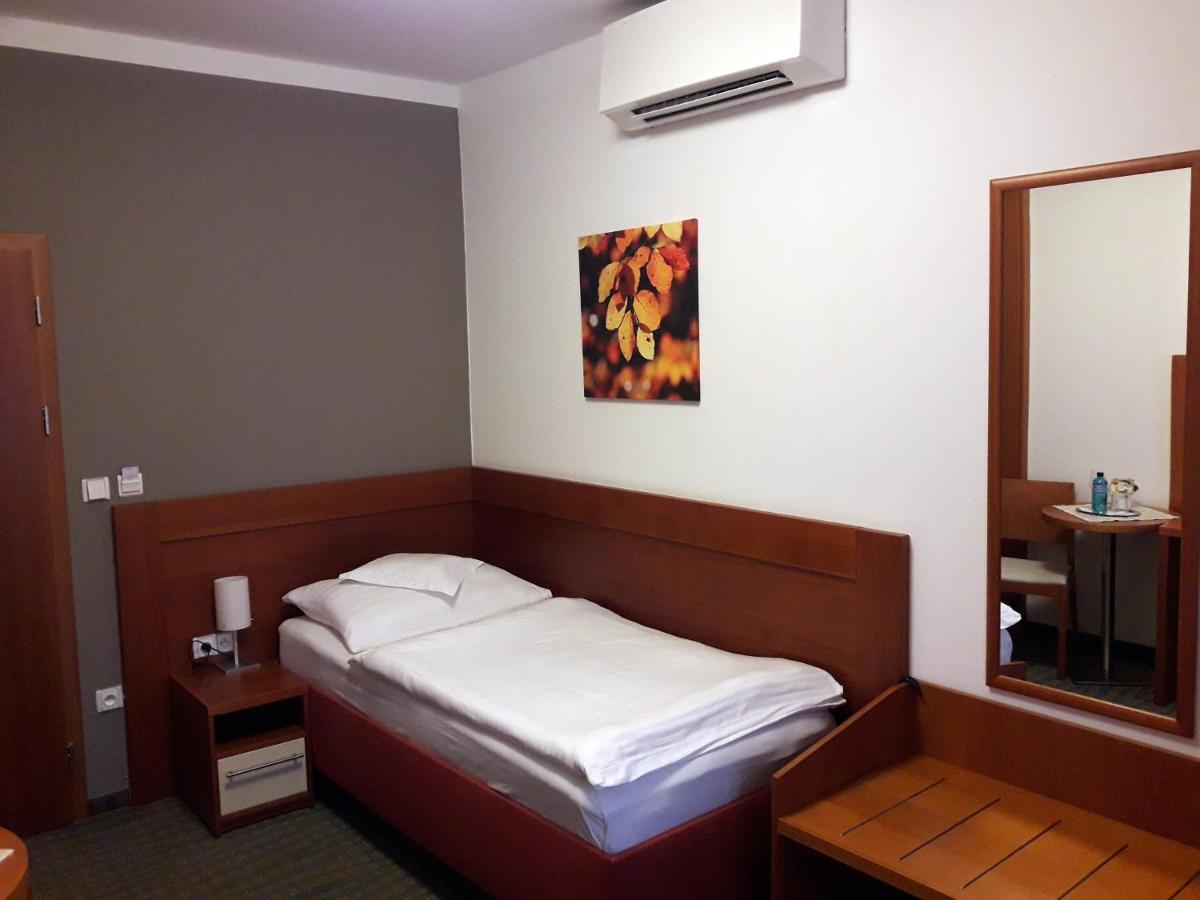 Katerain Hotel, Restaurace, Wellness Όπαβα Εξωτερικό φωτογραφία